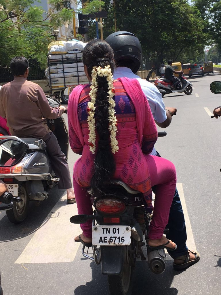donne in moto India