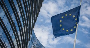 Bando per tirocini retribuiti presso la Commissione Europea